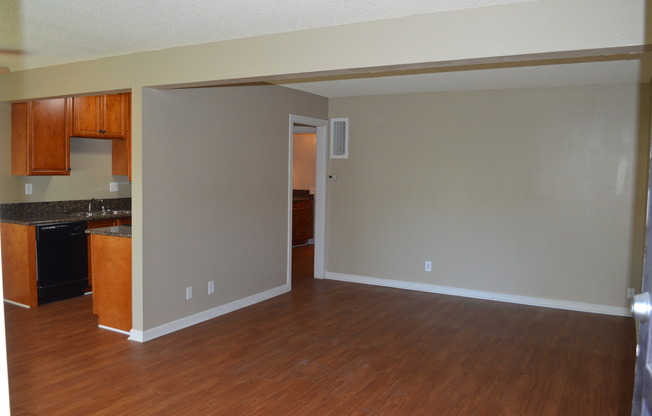 1 bed, 1 bath, 738 sqft, $2,138, Unit H4