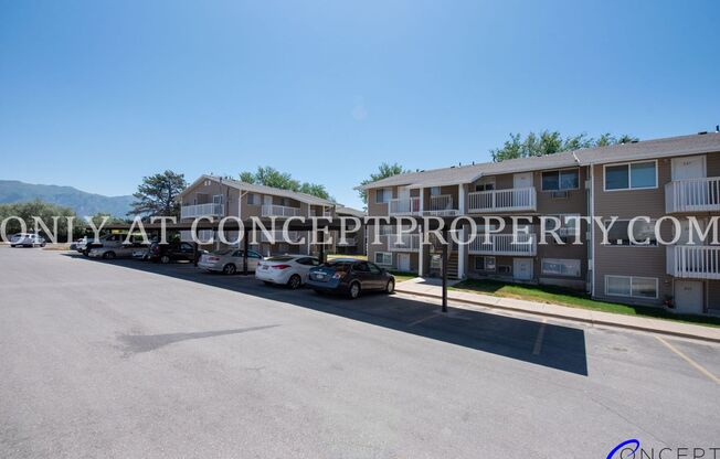 2 beds, 1 bath, 840 sqft, $1,099, Unit 77