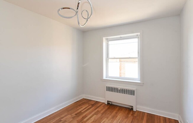 2735 BERWYN