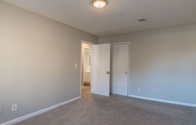 2 beds, 1 bath, 1,100 sqft, $1,396, Unit 3665-E04