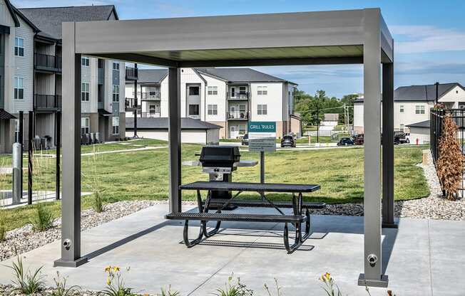 Outdoor picnic and grill area at Tiburon Ridge in Omaha, NE