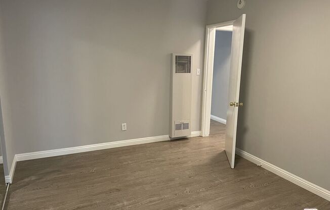 2 beds, 1 bath, 900 sqft, $2,500, Unit 2