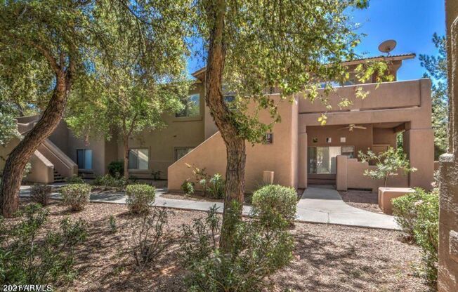 Charming 2-bedroom 2-bath townhome in Chandler!