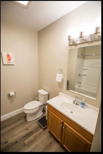 1 bed, 1 bath, 800 sqft, $2,100, Unit 42