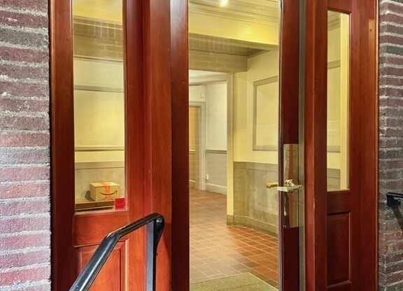 41 LINNAEAN ST