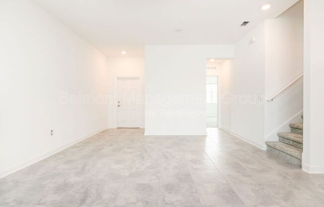 5649 QUIET PALM LOOP