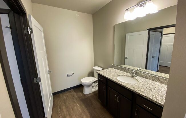 1 bed, 1 bath, 821 sqft, $1,300, Unit 103