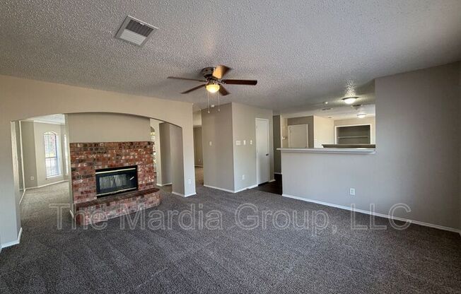 904 SHADY BRK LN