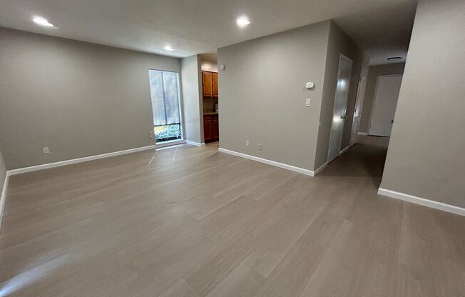 Nice 3br/1.5ba Town Home. Great school. Walking distance to BART.