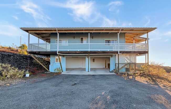 Escape to paradise with breathtaking vistas!