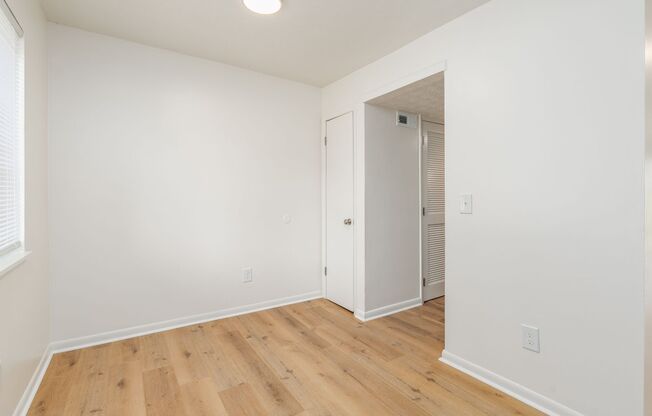 2 beds, 1.5 baths, 950 sqft, $1,400, Unit H