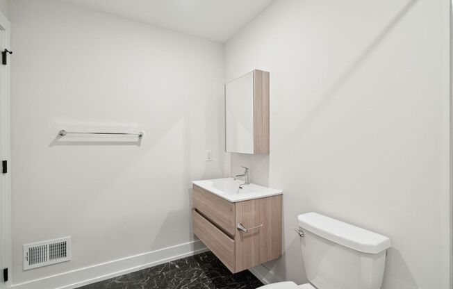 1 bed, 1 bath, 597 sqft, $1,650, Unit D02