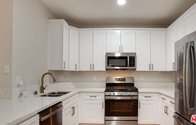 2 beds, 2.5 baths, 1,146 sqft, $4,358, Unit 1316