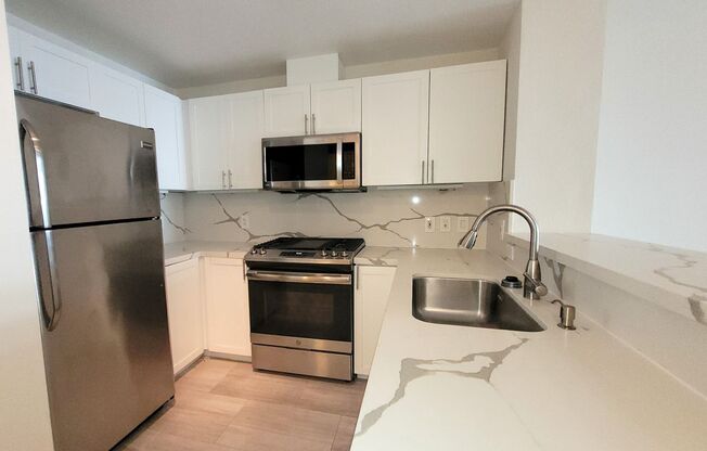 1 bed, 1 bath, $3,000, Unit # 706