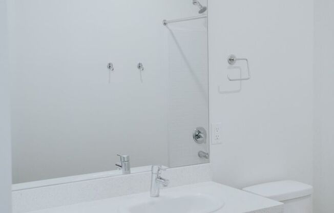 2 beds, 2 baths, 1,085 sqft, $2,110, Unit R102