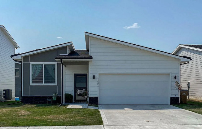 Modern 3-Bedroom Ranch in Grimes – Available June!