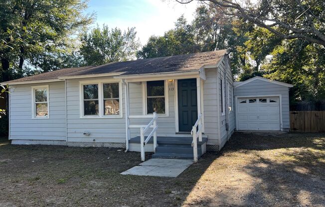 113 Rue Max St Pensacola, FL 32507 MOVE IN SPECIAL!! $250 off 1st Months Rent!!!