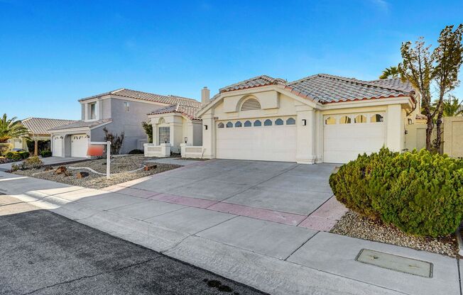 Signature at Peccole Ranch