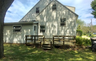 3 beds, 2 baths, $1,600