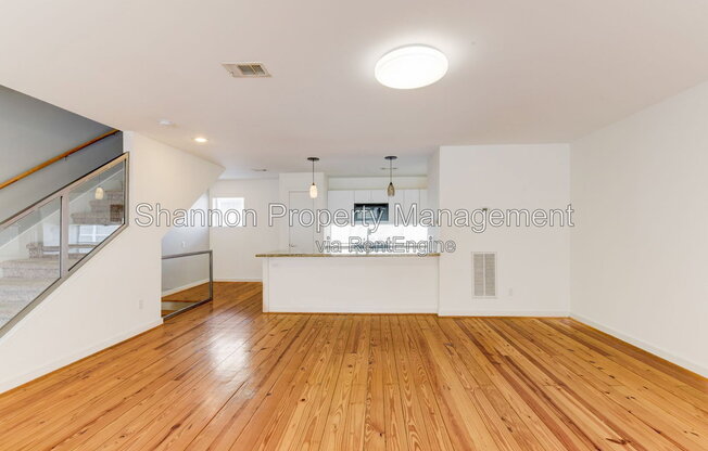 1211 Arthur St