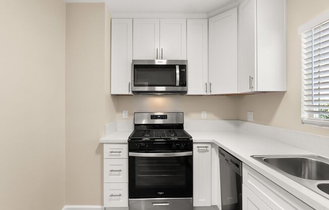 1 bed, 1 bath, 400 sqft, $1,750, Unit 35 - ADU