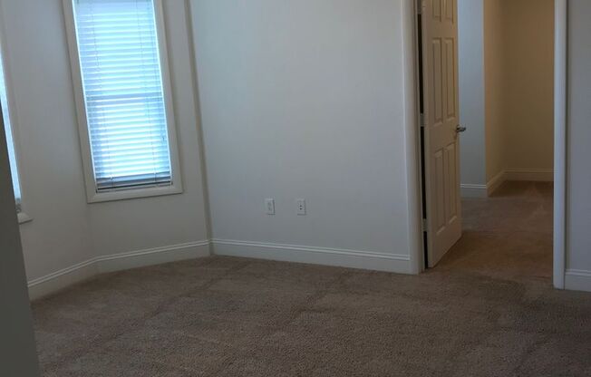 2 beds, 2 baths, 840 sqft, $1,824, Unit 4-0509