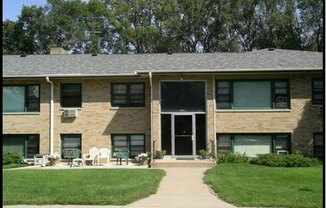 136 11th Ave N