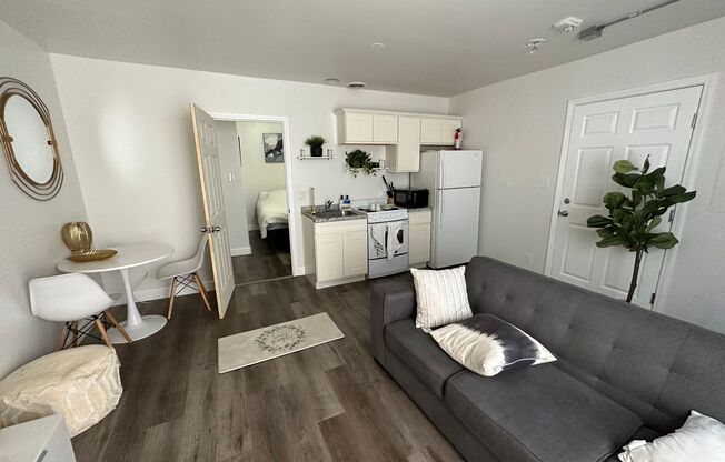 1 bed, 1 bath, 456 sqft, $1,600, Unit 112 Pacific St  #221