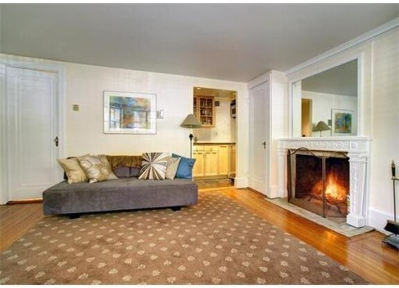 62 COMMONWEALTH AVE