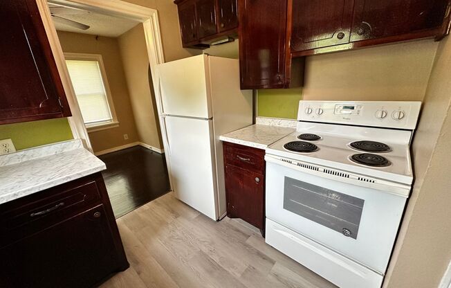 2 beds, 1 bath, $995