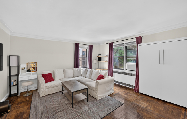 Studio, 1 bath, 550 sqft, $4,250, Unit 5B