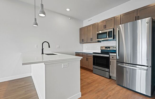 1 bed, 1 bath, 715 sqft, $1,450, Unit 305
