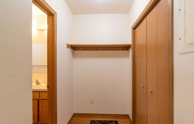 Studio, 1 bath, $900, Unit 700 3rd Street