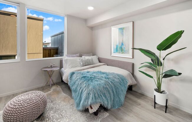 Studio, 1 bath, 318 sqft, $1,250, Unit 303