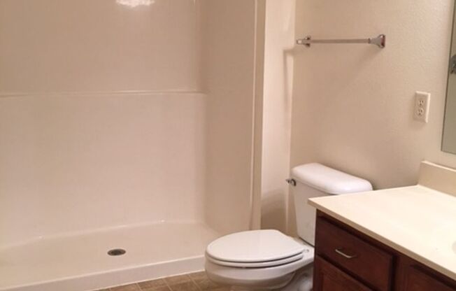1 bed, 2 baths, $1,600, Unit 871-207