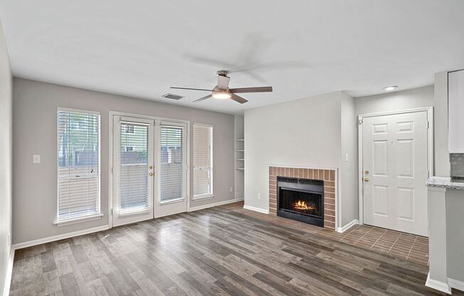 Unique 3 Bedroom/ 3 Full Bathroom 2 Story Condo in Historic Uptown Neighborhood