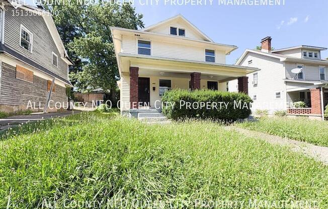 223 W PARKWOOD DR