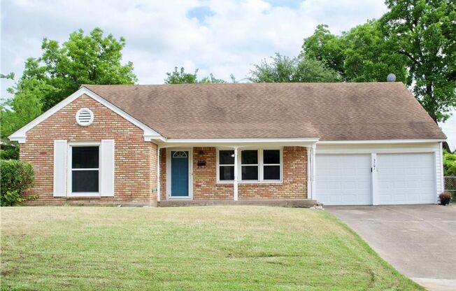 Beautifully Remodeled 4-Bedroom, 2-Bath Home in South Hills of Fort Worth **move in special $500 off first months rent***