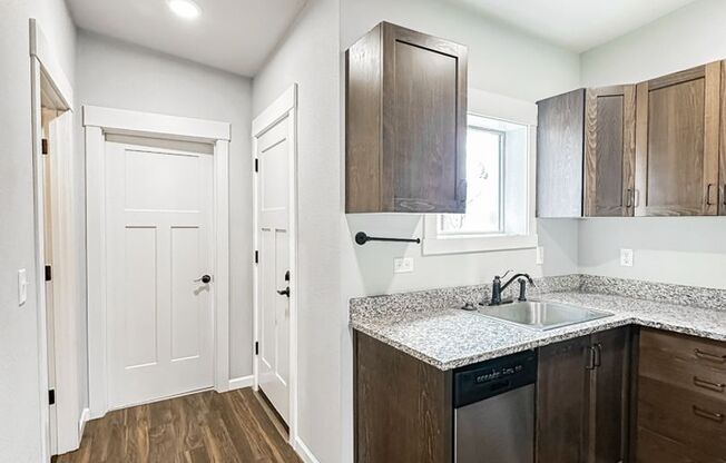 1 bed, 1 bath, 690 sqft, $1,200, Unit Cap8