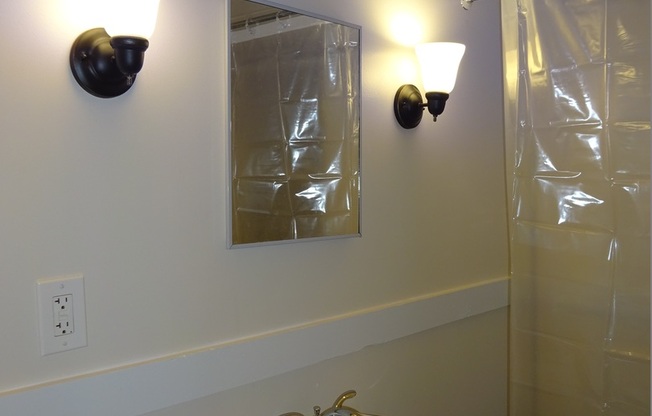 1 bed, 1 bath, 620 sqft, $950, Unit 201