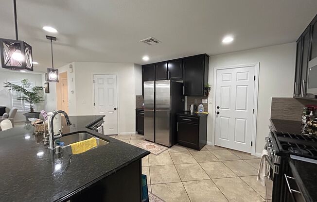 Fully Furnished 4 Bedroom 2.5 Home!