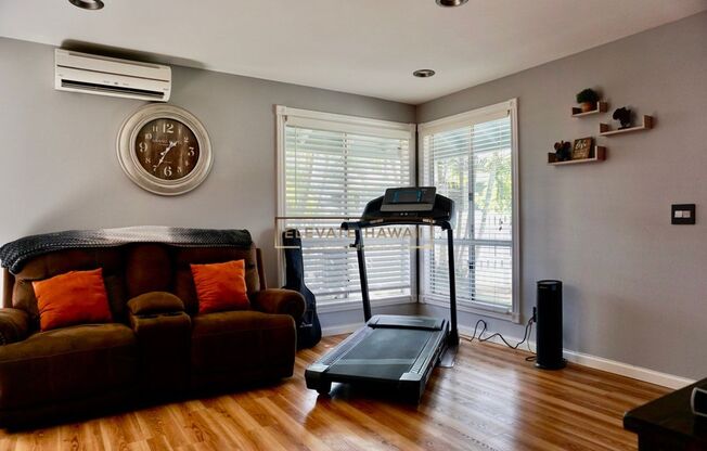 CHARMING & MODERN 2 BED 2 BATH 2 PARKING TOWNHOME IN WAIKELE!