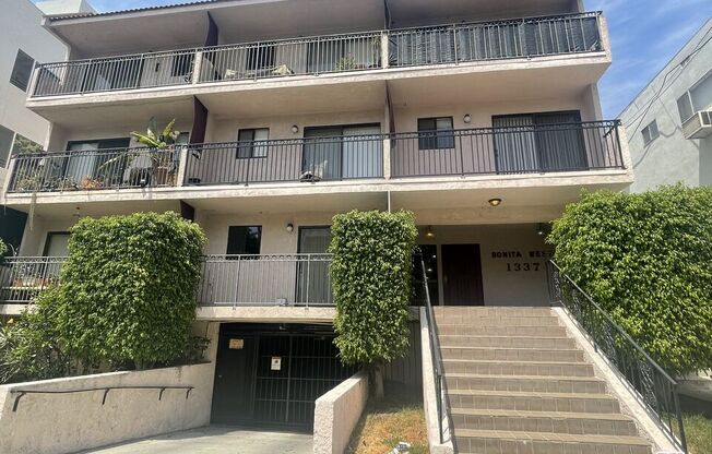 1 bed, 1 bath, 800 sqft, $2,195, Unit 301