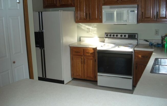 3 beds, 2 baths, $2,200