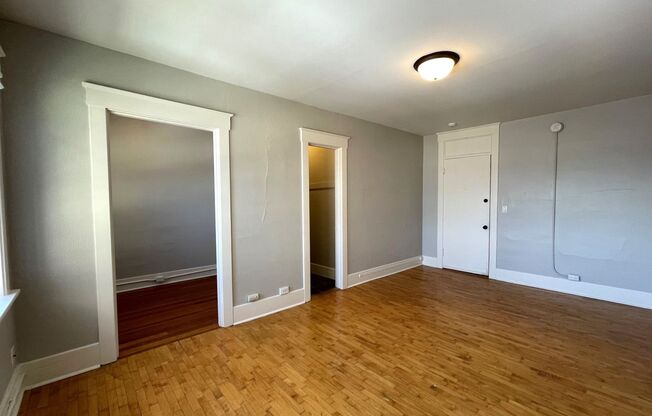 Studio, 1 bath, 404 sqft, $1,095, Unit 310