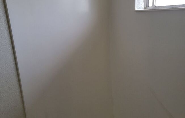 Studio, 1 bath, 450 sqft, $1,110, Unit 176