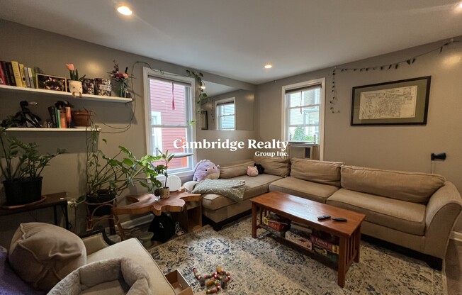 4 ROCKWELL ST
