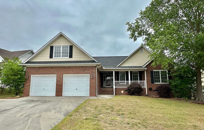 3 Bedroom, 2 Bath Home with a Bonus in Jack Britt School District!!