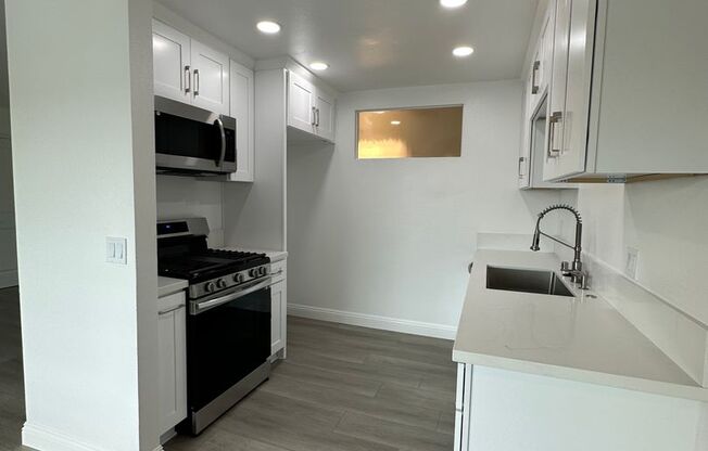 2 beds, 1 bath, 802 sqft, $2,565, Unit 6800-C