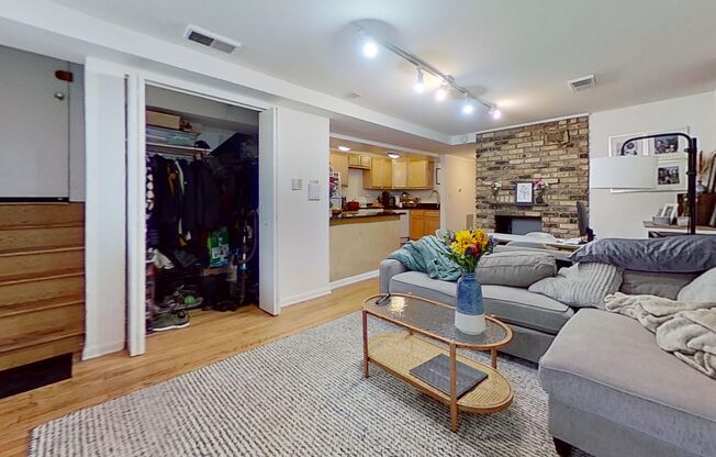 Lincoln Park Garden Level Two Bedroom